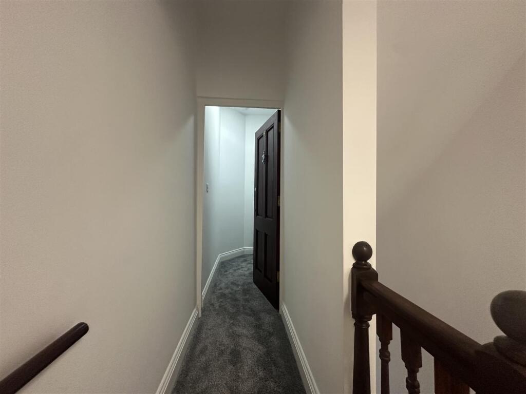 Apartment in Watford, North Watford - View 3
