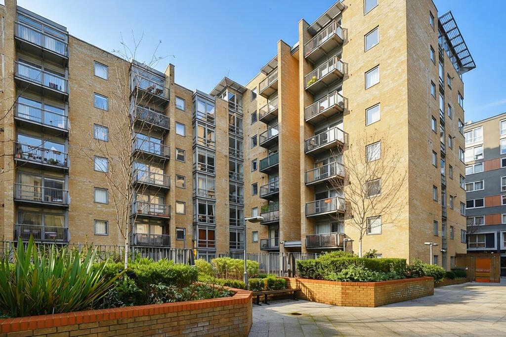 Apartment in London, Millwall, Isle of Dogs - More