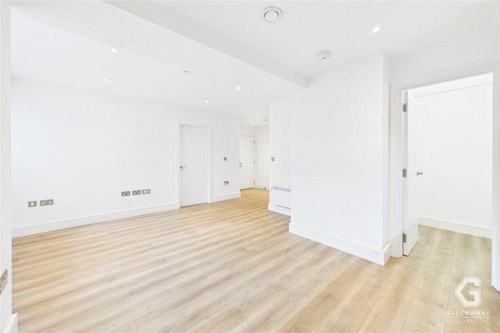 Apartment in Redhill - More
