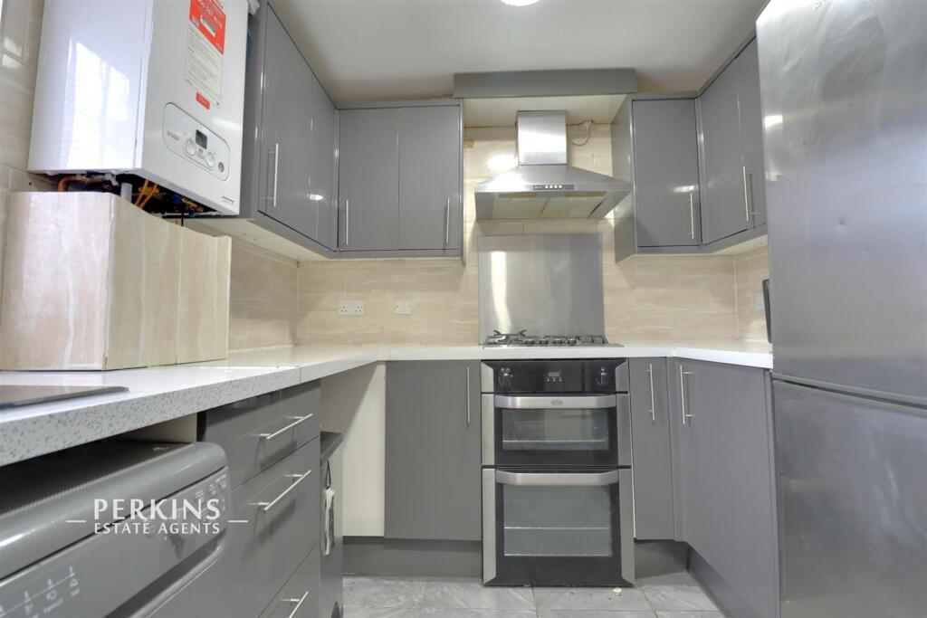 Main image of property: Northolt, UB5