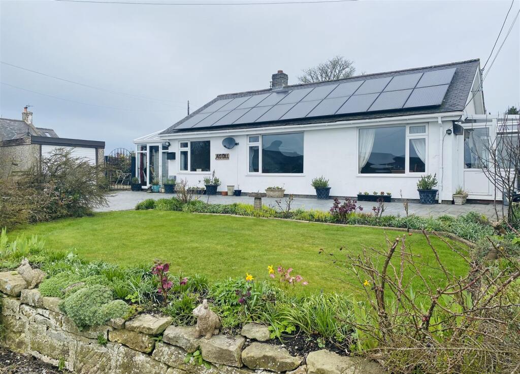 House in Bwlchgwyn, Gwynfryn, Minera - View 2