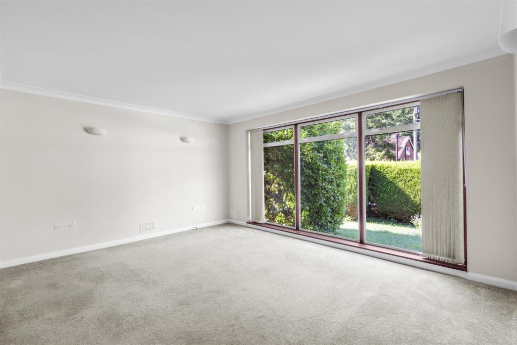 House in Widmer End, Hazlemere - View 3