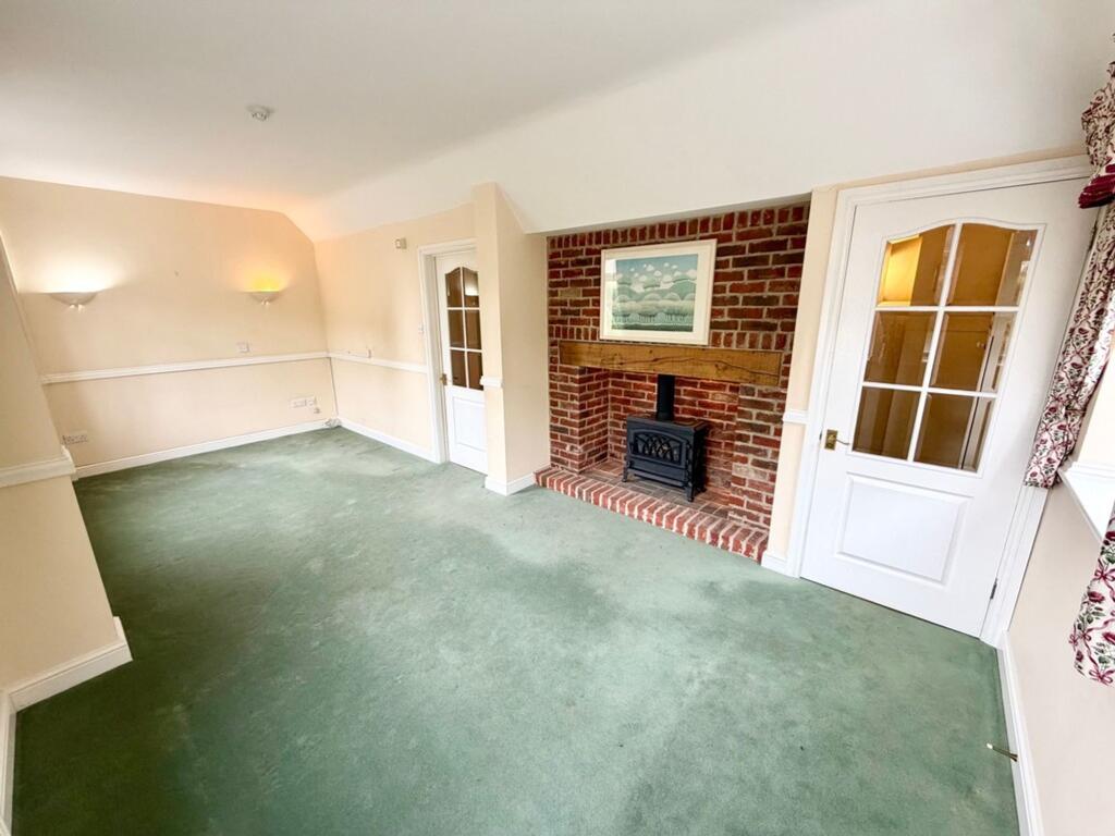House in Swindon, Woodshaw, Royal Wootton Bassett - View 5