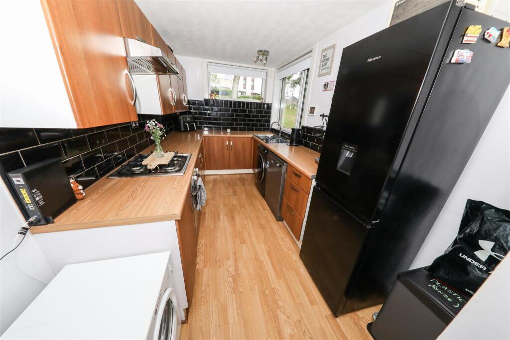 House in Glenrothes, Pitteuchar - More