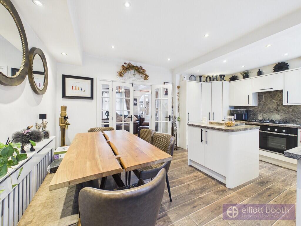 3-bed semi-detached on 27 Dunes Avenue, £214,950