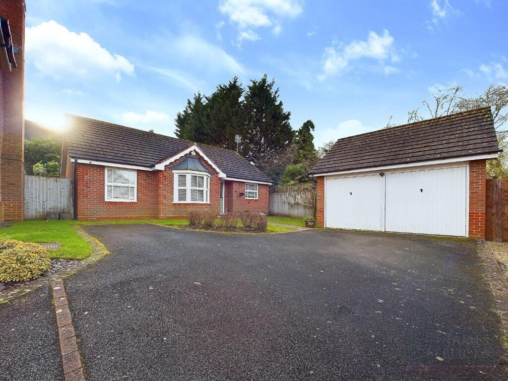 Scrivener Close, Bushby, Leicestershire photo 3