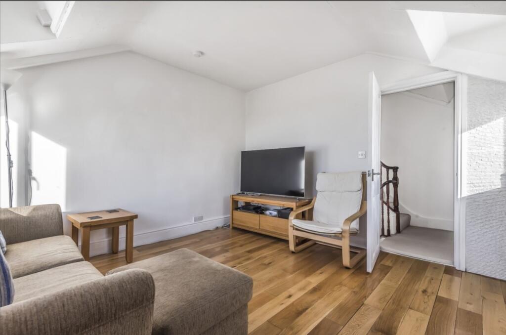 Apartment in London - View 3