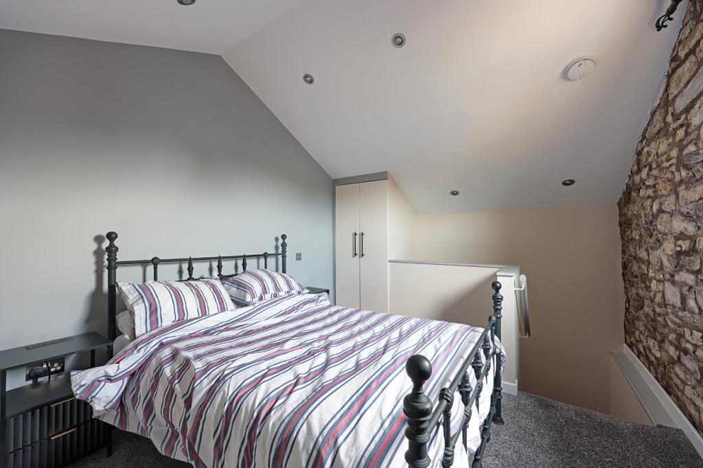 Apartment in Blackburn - More