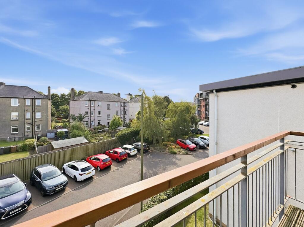 Apartment in Edinburgh - View 4