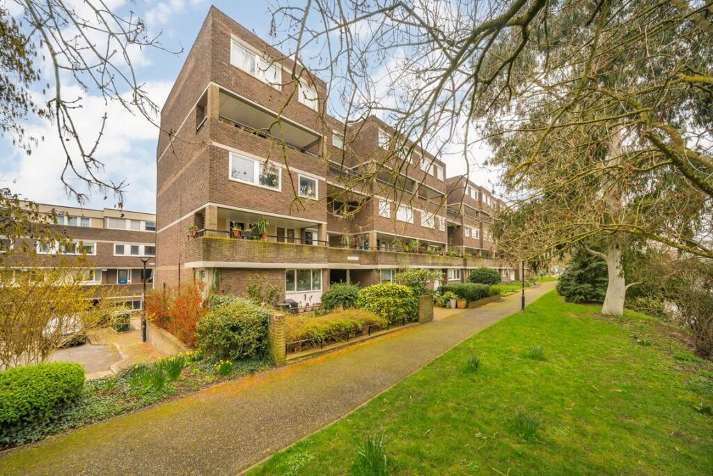 Main image of property: Justin Close, Brentford