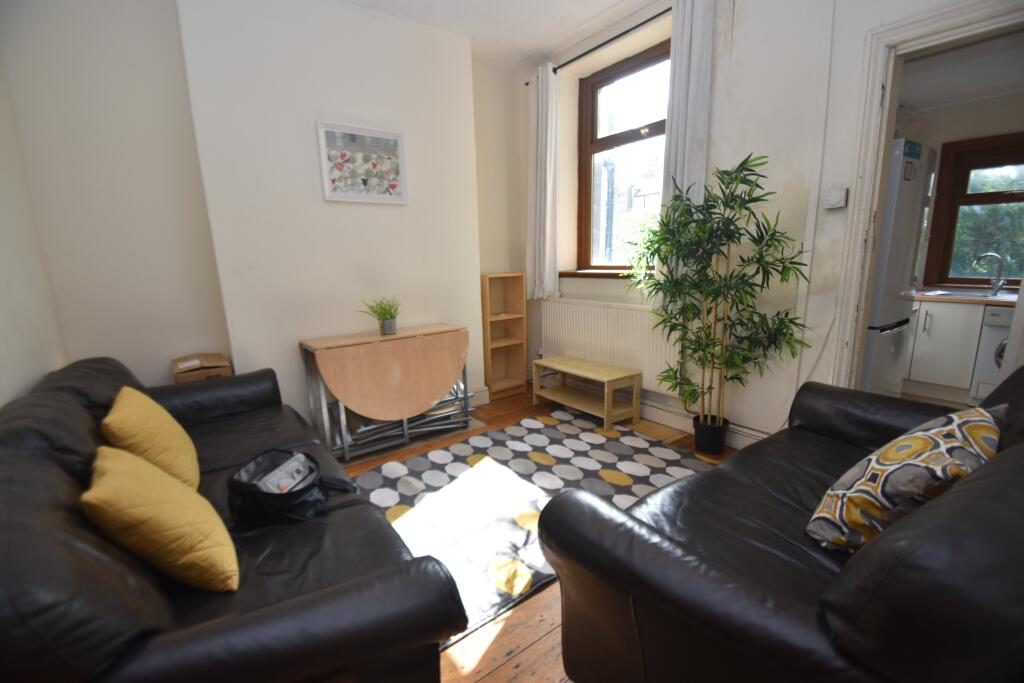 House in Cardiff, Maindy, Cathays - View 4