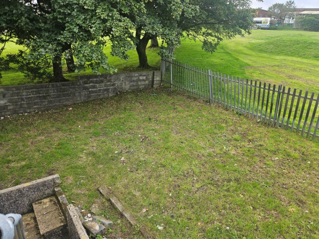 129A Longview Road, Clase, Swansea, West Glamorgan, SA6 7HP photo 4