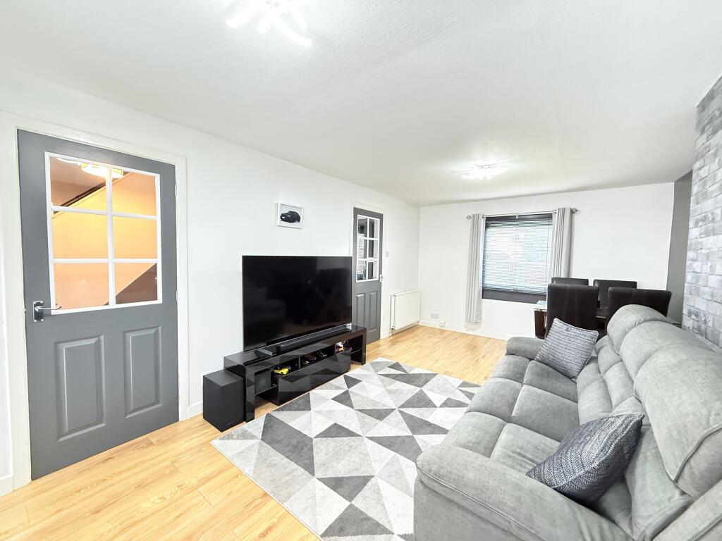 House in Grangemouth, Falkirk - View 5