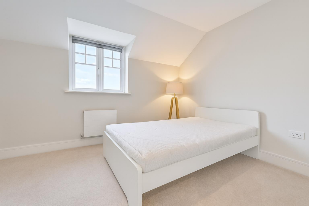 Longwater Avenue, Green Park Village, Reading - More