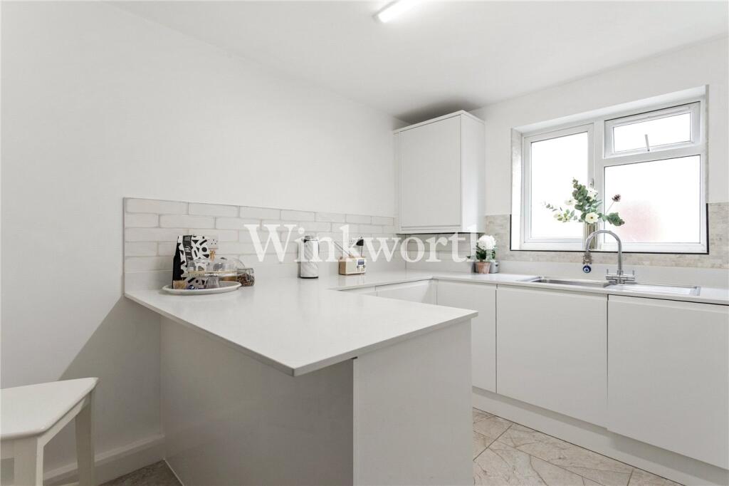 Apartment in London - More