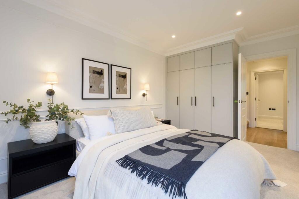 House in London - More