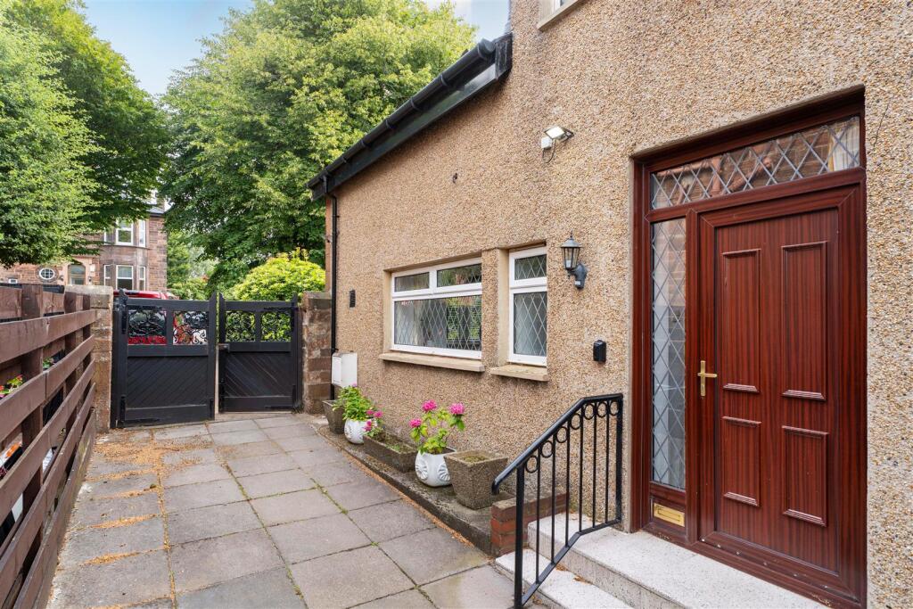 House in Motherwell, North Lanarkshire - View 4