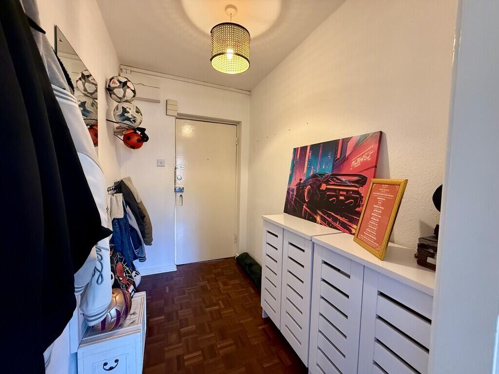 Apartment in Solihull, Hampton-in-Arden - View 2
