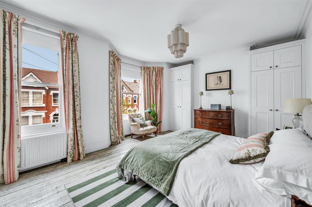 House in London - View 5