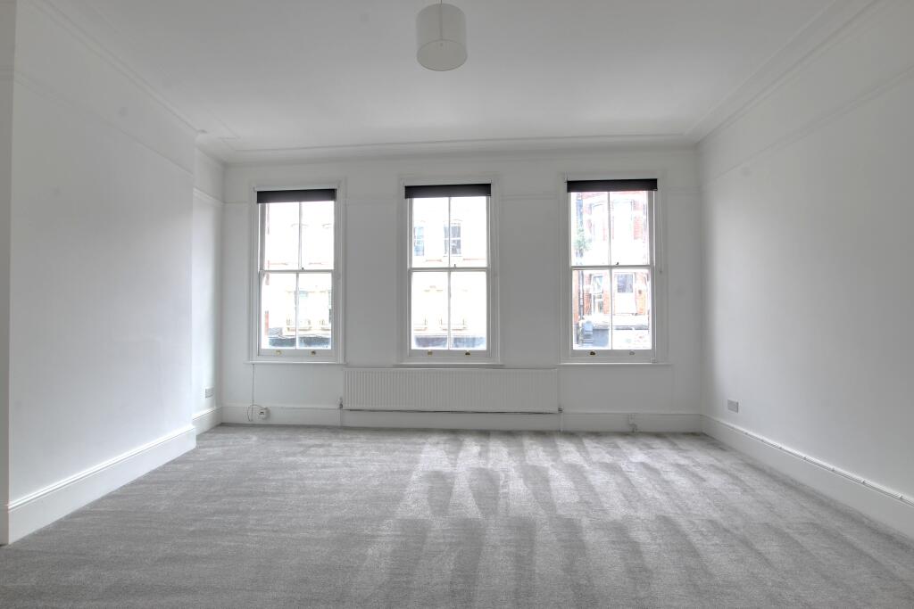 Apartment in London, Walham Green, West Kensington - View 2