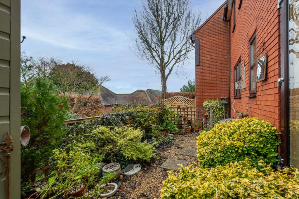 Additional image 16 of Yew Tree Gardens, Henley in Arden, Warwickshire, B95