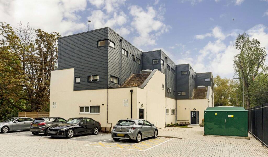 Main image of property: High Street, Feltham