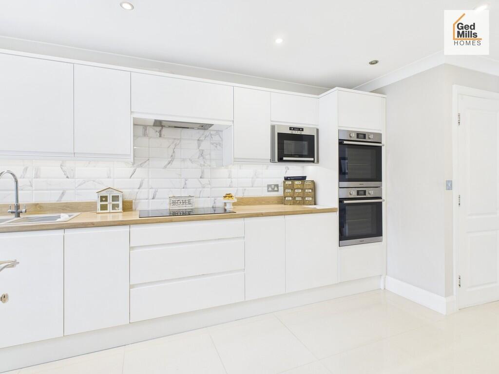 Farriers Way , Poulton-le-Fylde  photo 4