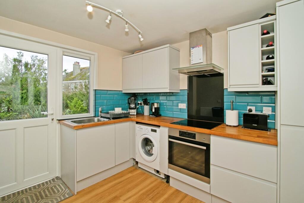 House in Truro, Mullion - More