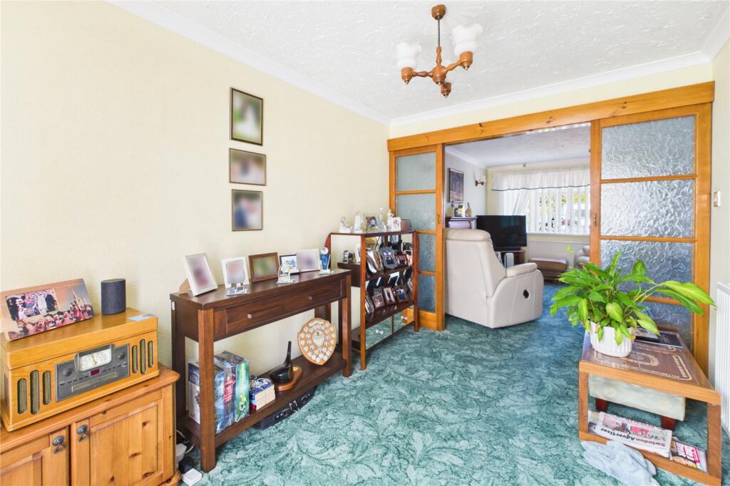 House in Stratton St Margaret, Upper Stratton - View 5