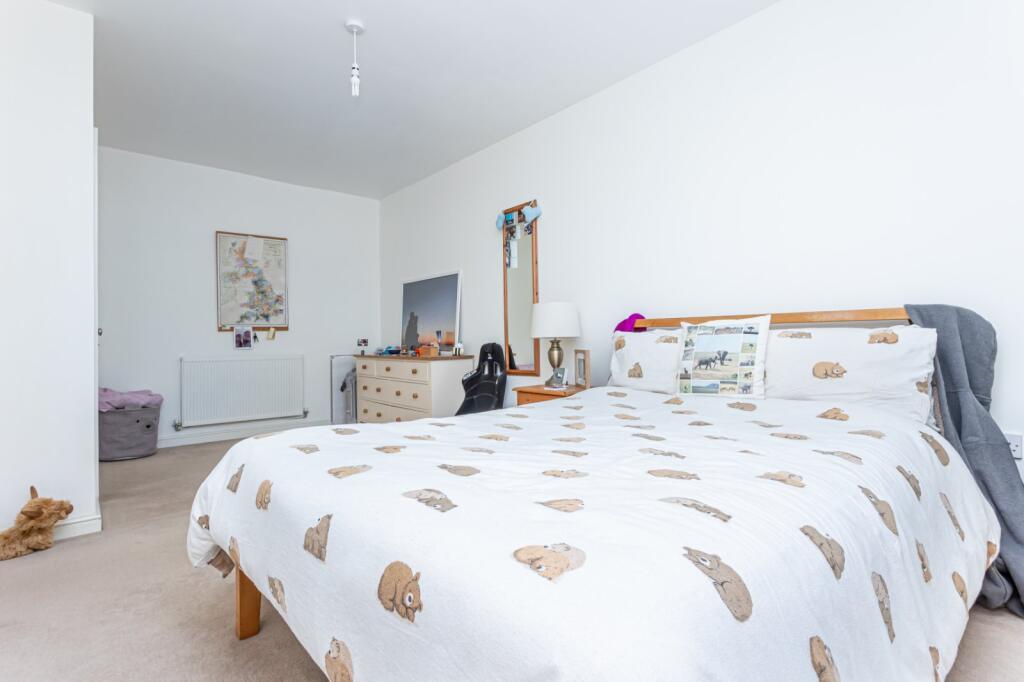 Apartment in Canterbury - View 5
