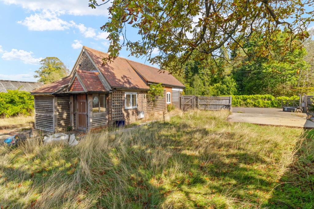 House in Wealden, Heathfield and Waldron - More