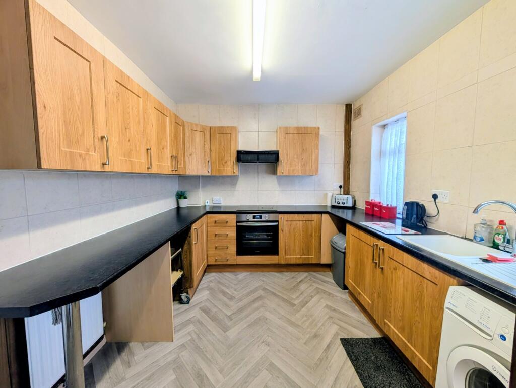 House in Stoke-on-Trent - View 5
