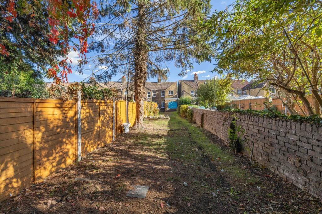 House in Swale, Grove Park, Chalkwell - View 4