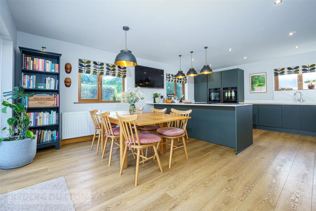 House in Holmfirth, Booth House, Holme Valley - View 3