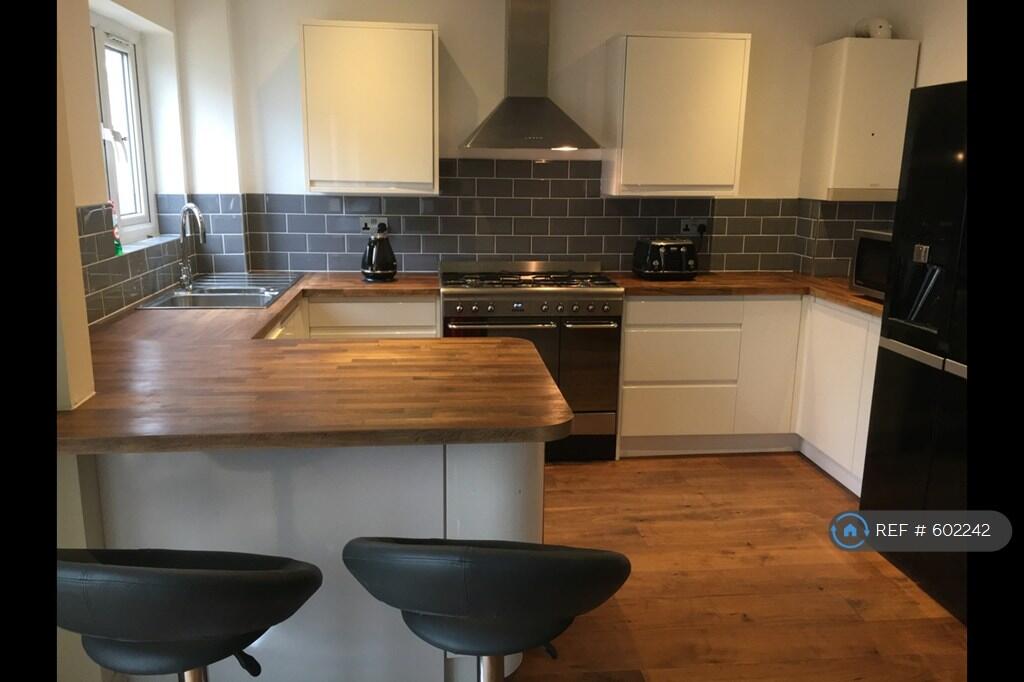Main image of property: St. Peters Street, South Croydon, CR2