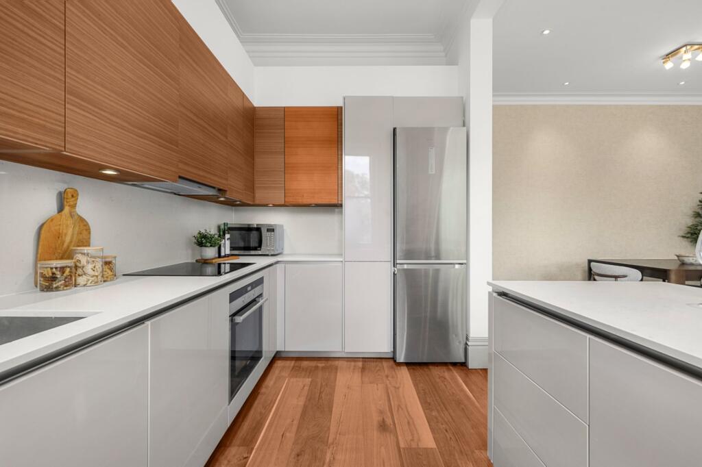 Apartment in London - View 5