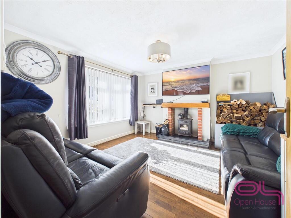 House in South Derbyshire, Derbyshire - More