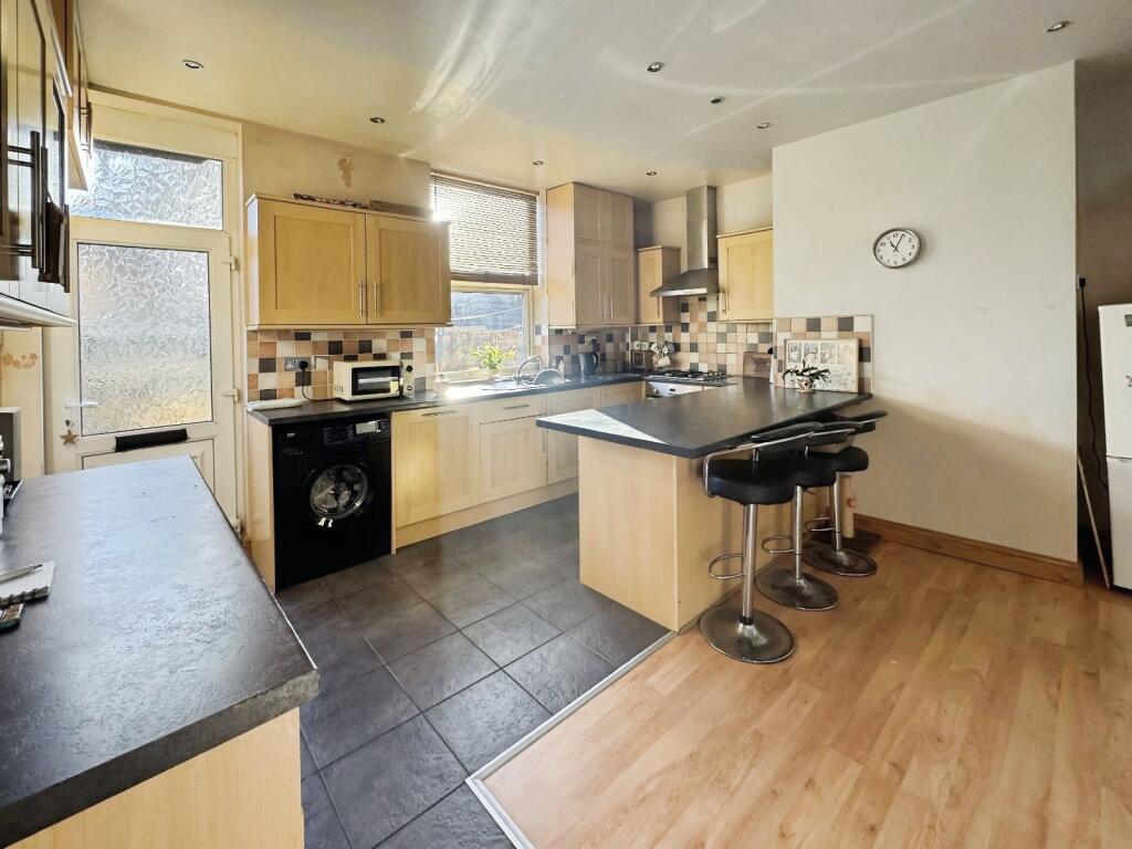 Holme Street, Liversedge, WF15 photo 3