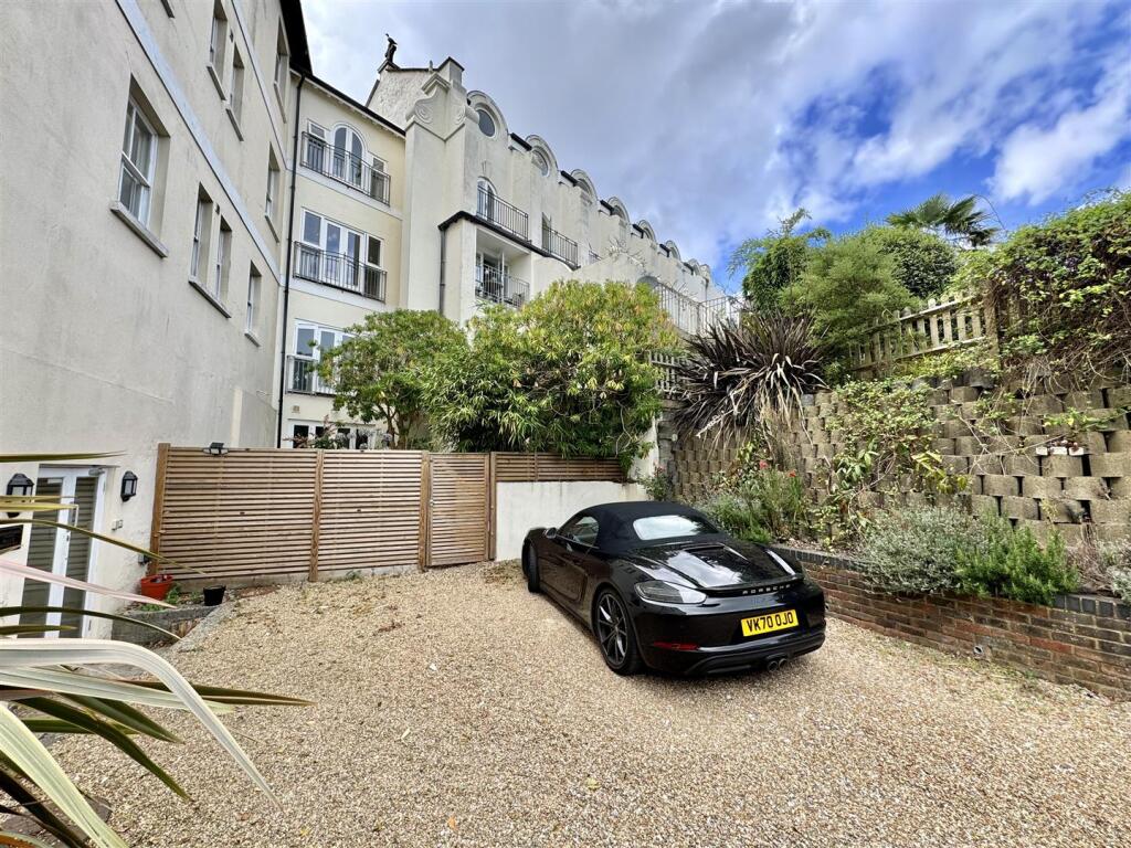 House in Hastings, High Wickham - View 2