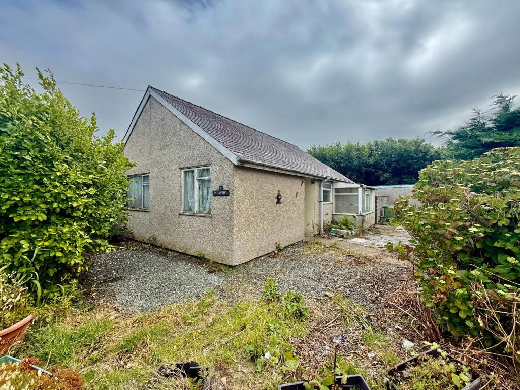 Main image of property: 41 Belgrave Road, Fairbourne, LL38 2AZ