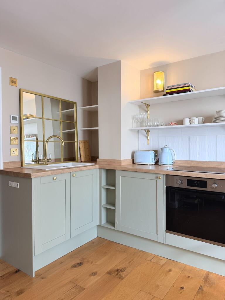 Apartment in London, North Kensington - View 5