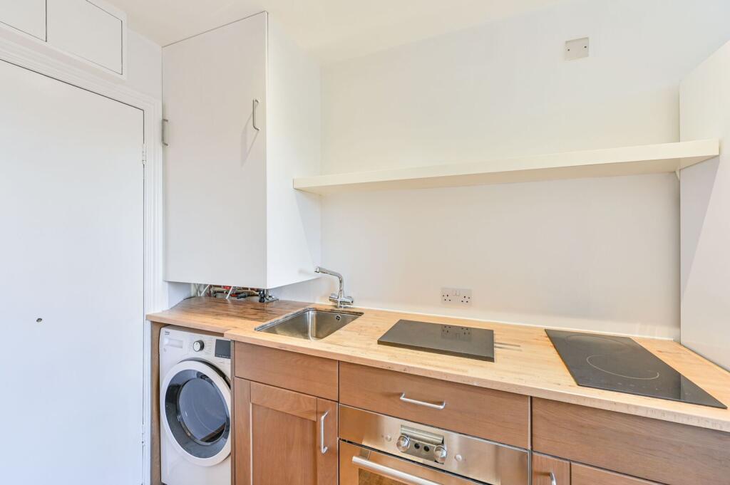 Studio flat for rent