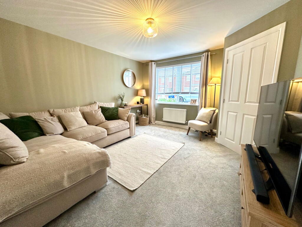 Castle Garden Street , Penistone, Sheffield, S36 8BD photo 3