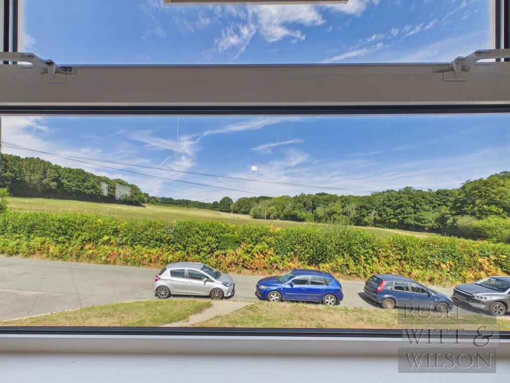 Apartment in Tonbridge - View 3