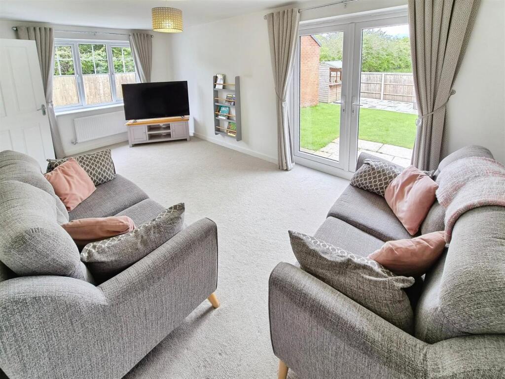 Larch Drive, Sandbach - View 4