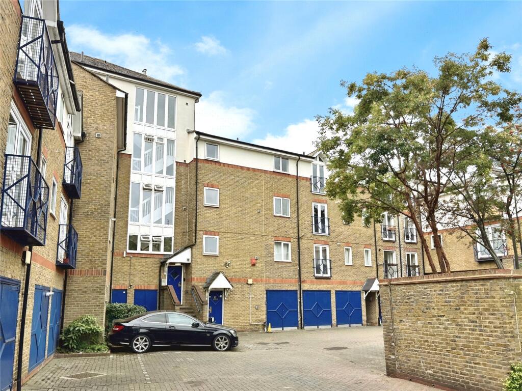 Apartment in London - View 5