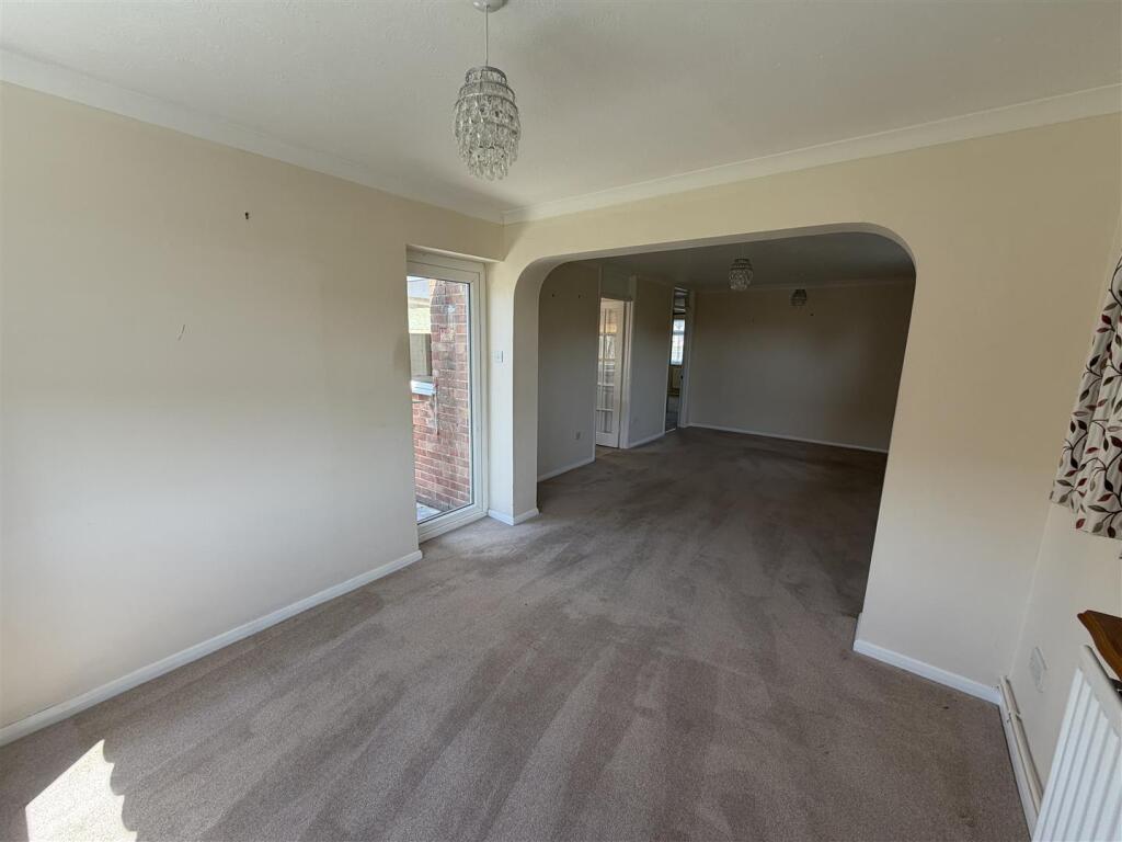 House in Gillingham, Peacemarsh - More