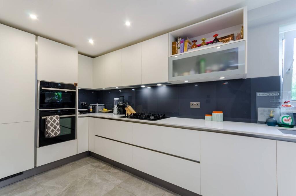 Main image of property: Queens Road, Kingston, Kingston upon Thames, KT2