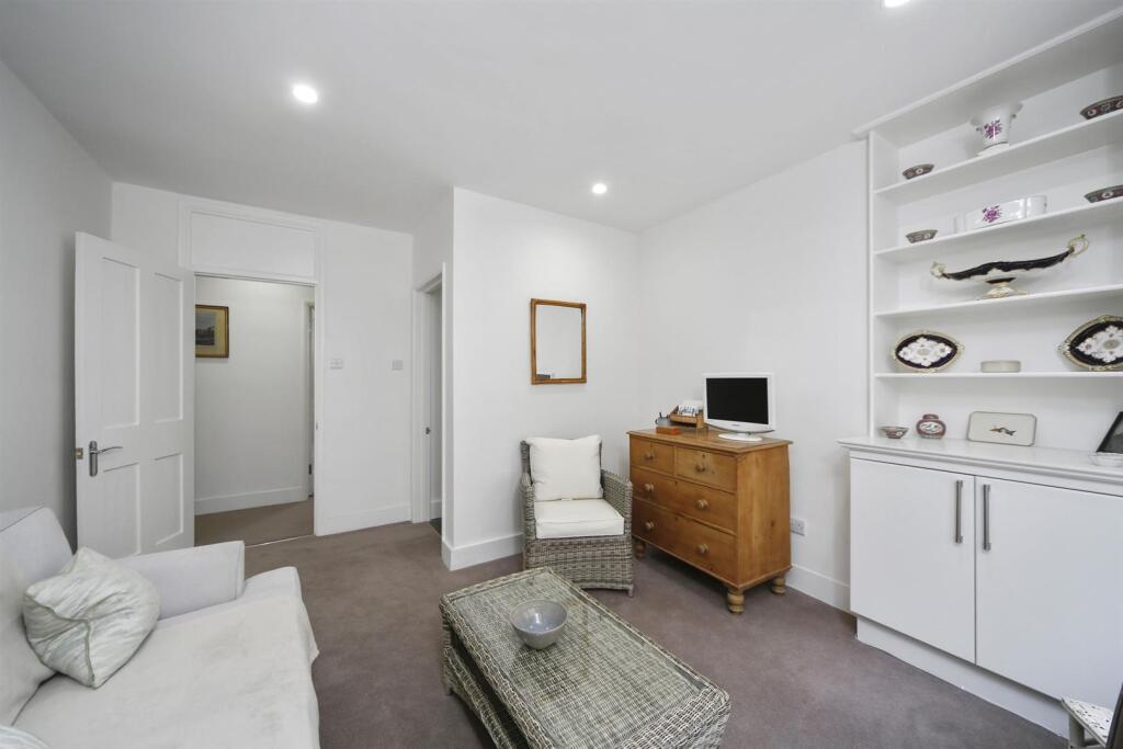 Apartment in London - More