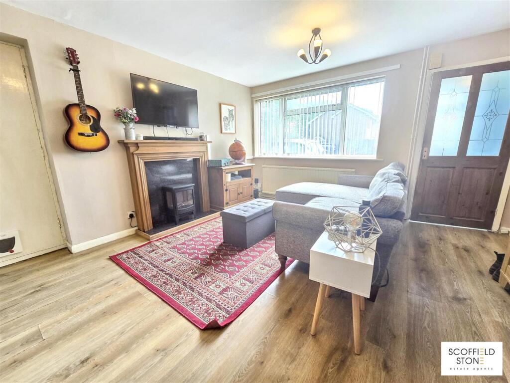 House in Derby, Mickleover - View 2